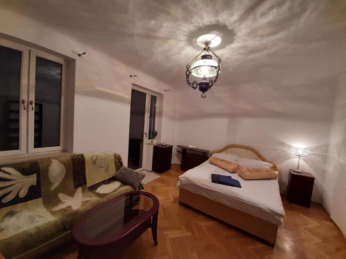 Rooms In Centrum Warsaw Exterior photo